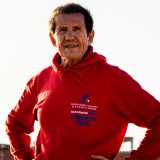 Ci accoglie sorridente Alberto con la felpa rossa della Fidal (Federazione italiana di atletica leggera). 
Seppur con qualche ruga in volto, salta subito agli occhi la sua brillante forma fisica che mette in risalto l�aspetto �giovanile�
